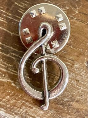 Silver Tone Treble Clef Lapel Pin 3/4” Long